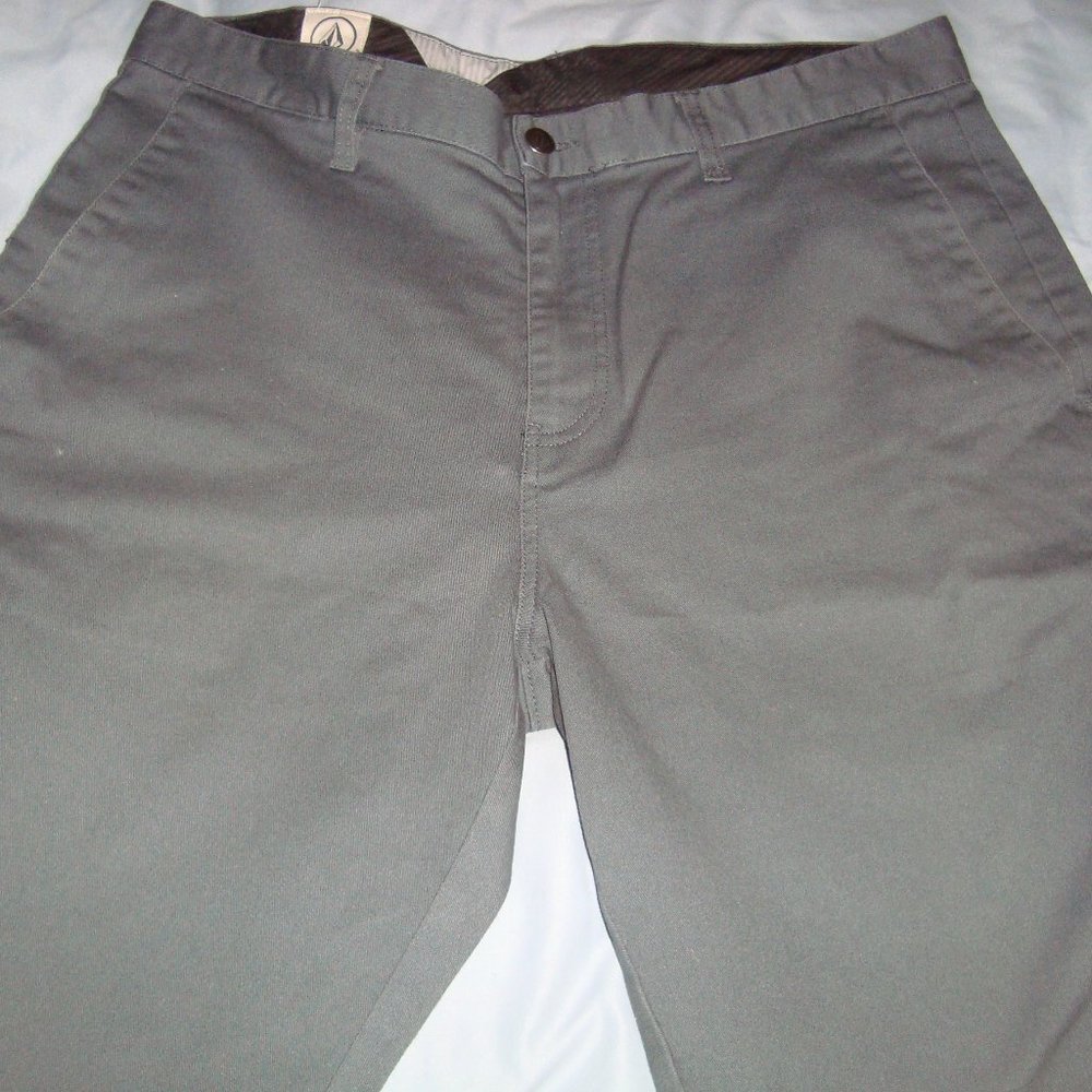 Volcom Men's Modern Casual Shorts Sz. 34 Dark Gray Pre-Owned